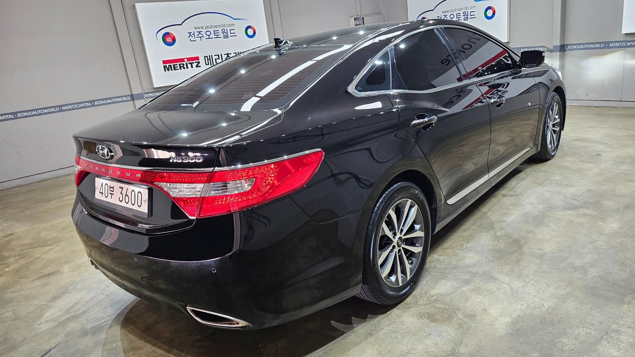 HYUNDAI GRANDEUR HG 2011