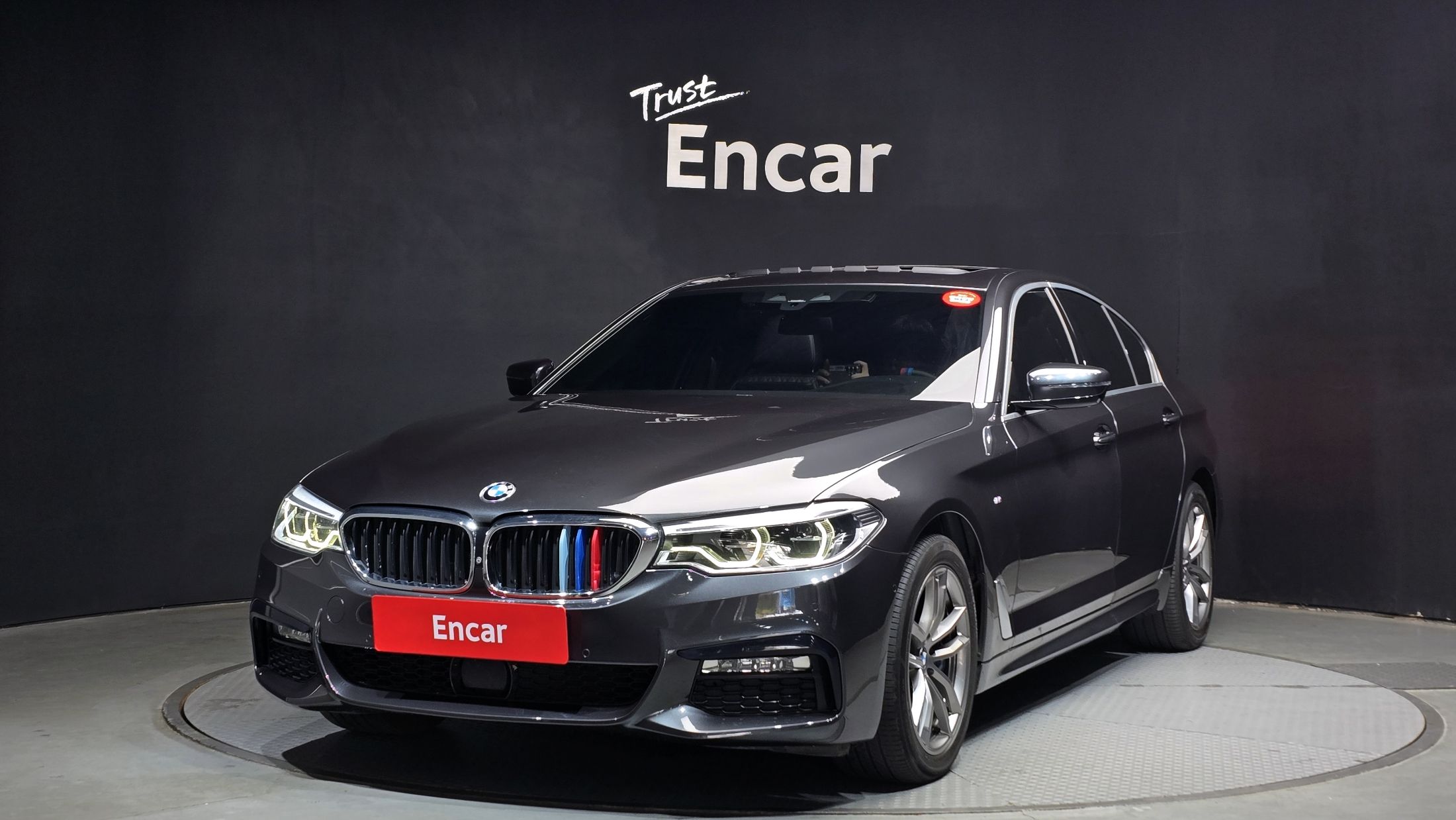 BMW 5-SERIES G30 2017