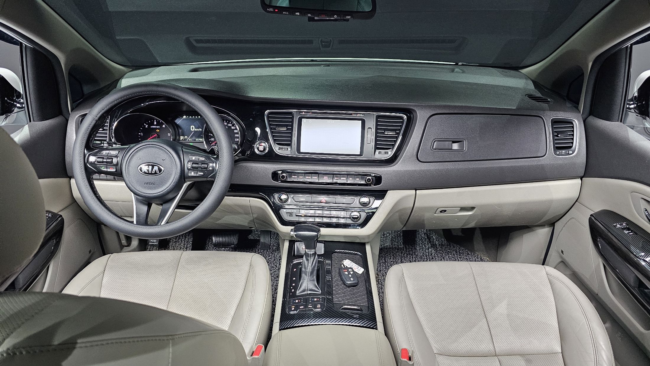 KIA CARNIVAL 2017