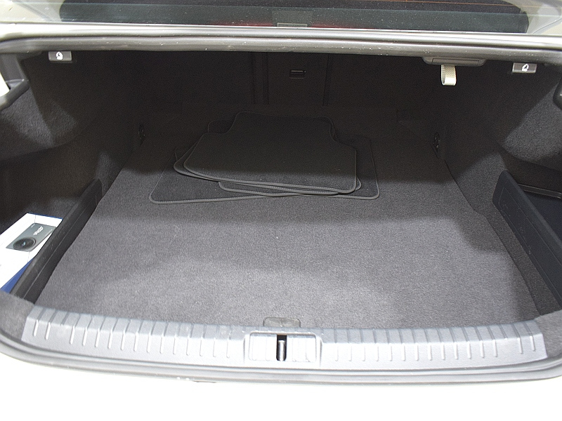 VOLKSWAGEN PASSAT GT B8 2022