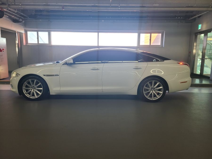 JAGUAR XJ 2013