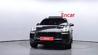 PORSCHE MACAN 2018