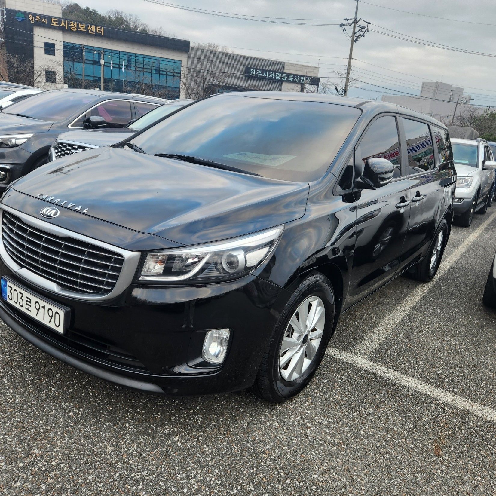 KIA CARNIVAL 2016