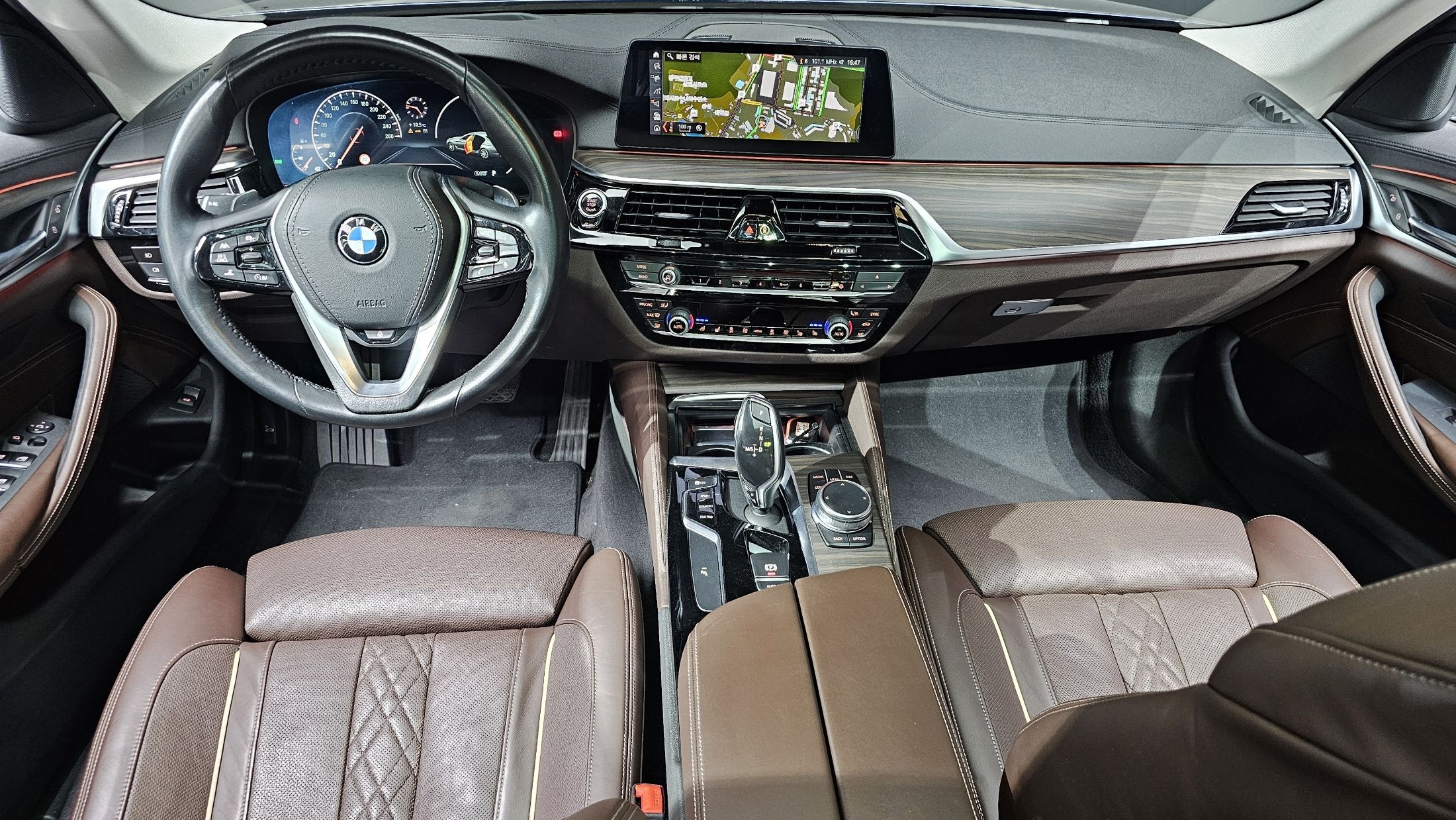 BMW 5-SERIES G30 2019