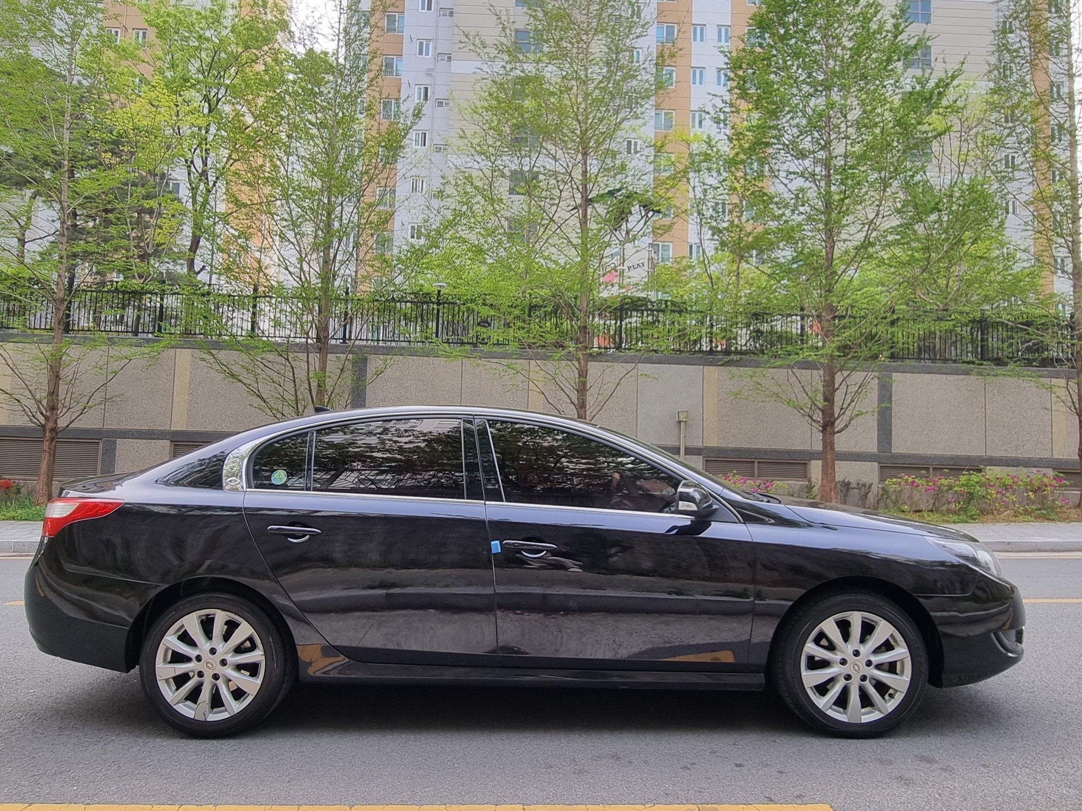 SAMSUNG SM5 NEW 2011