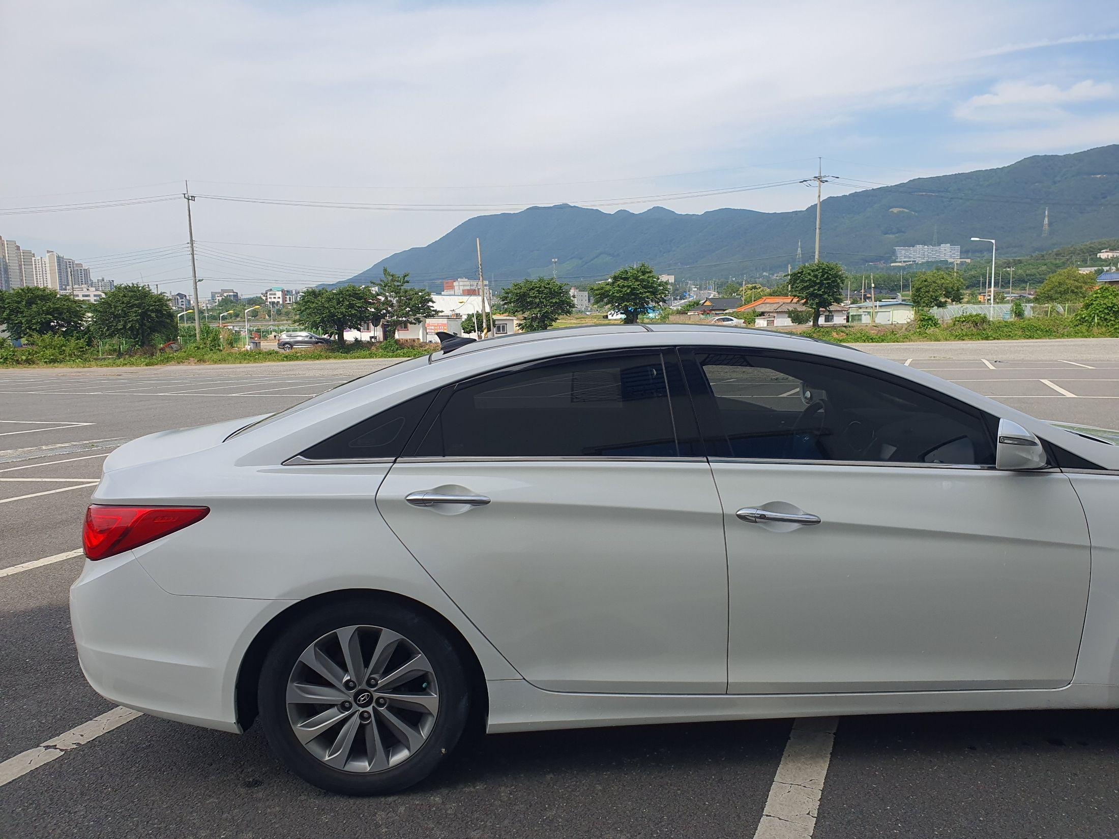 HYUNDAI SONATA THE BRILLIANT 2012