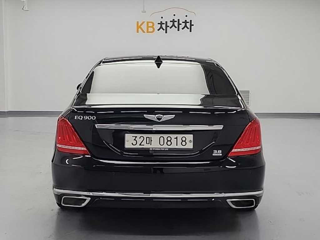 GENESIS EQ900 2016