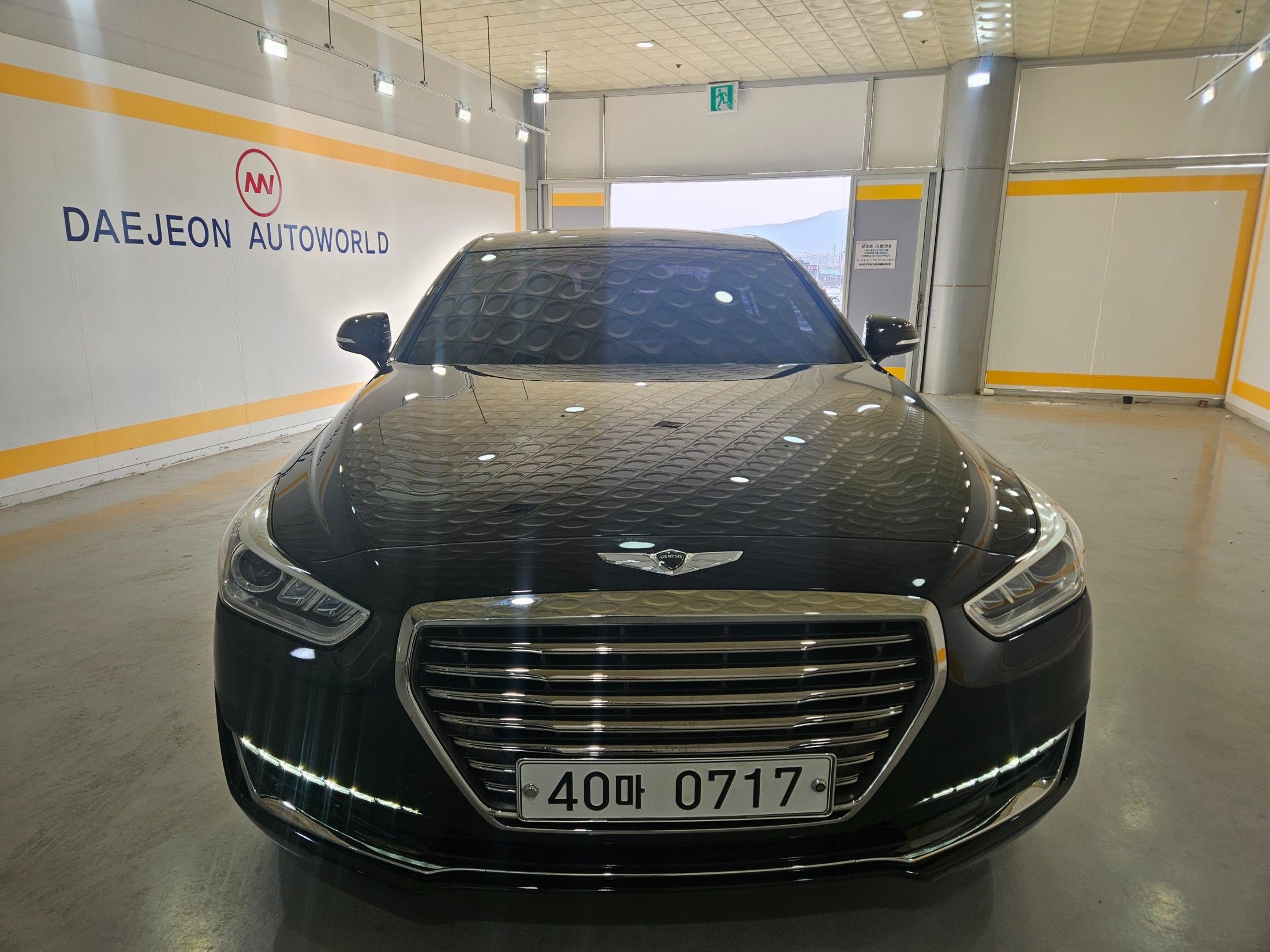 GENESIS EQ900 2016