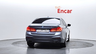 BMW 5-SERIES G30 2017