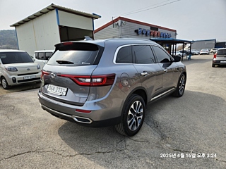 SAMSUNG QM6 2018