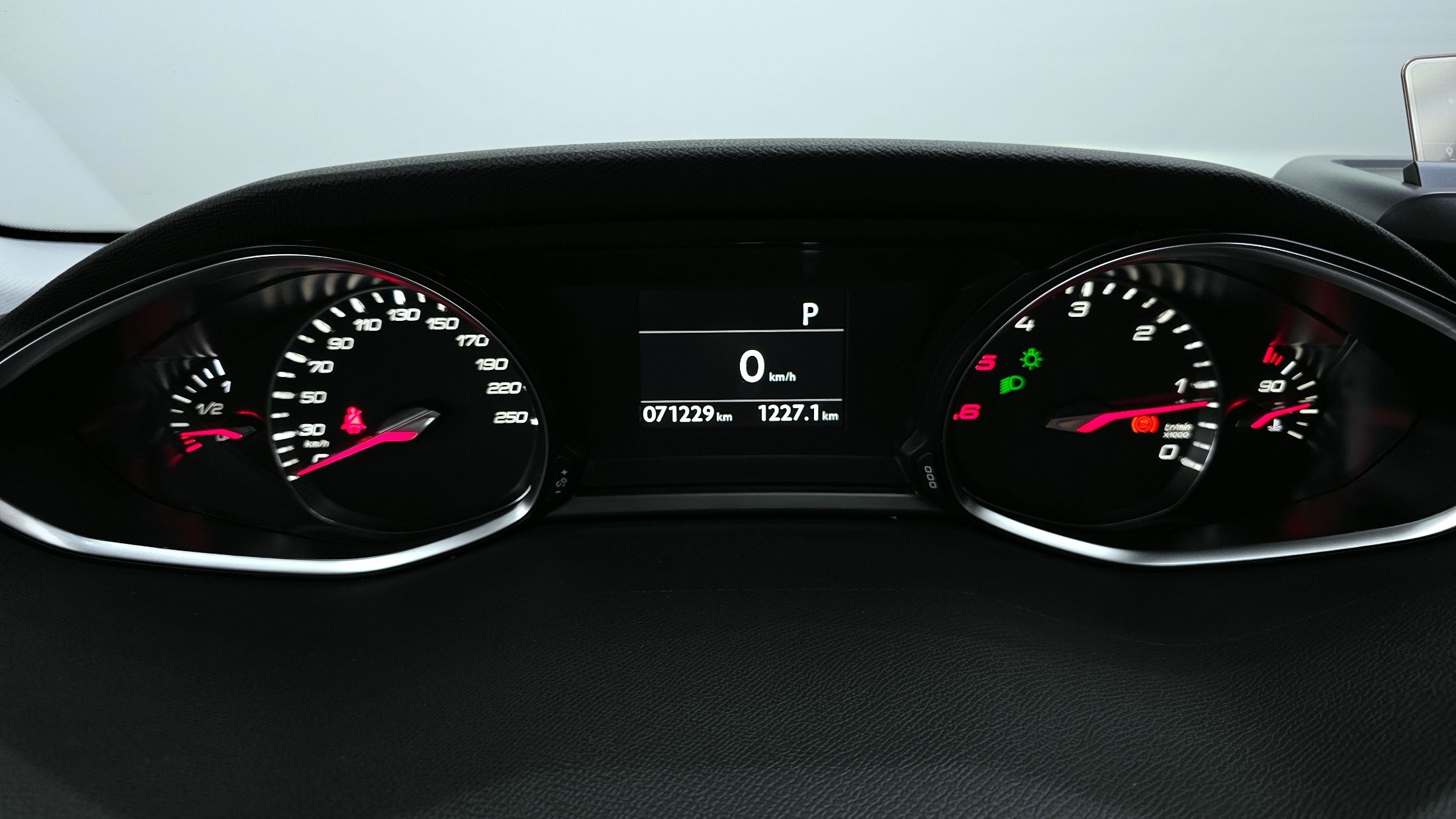 PEUGEOT 308 2019