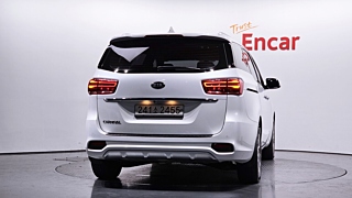 KIA CARNIVAL 2018