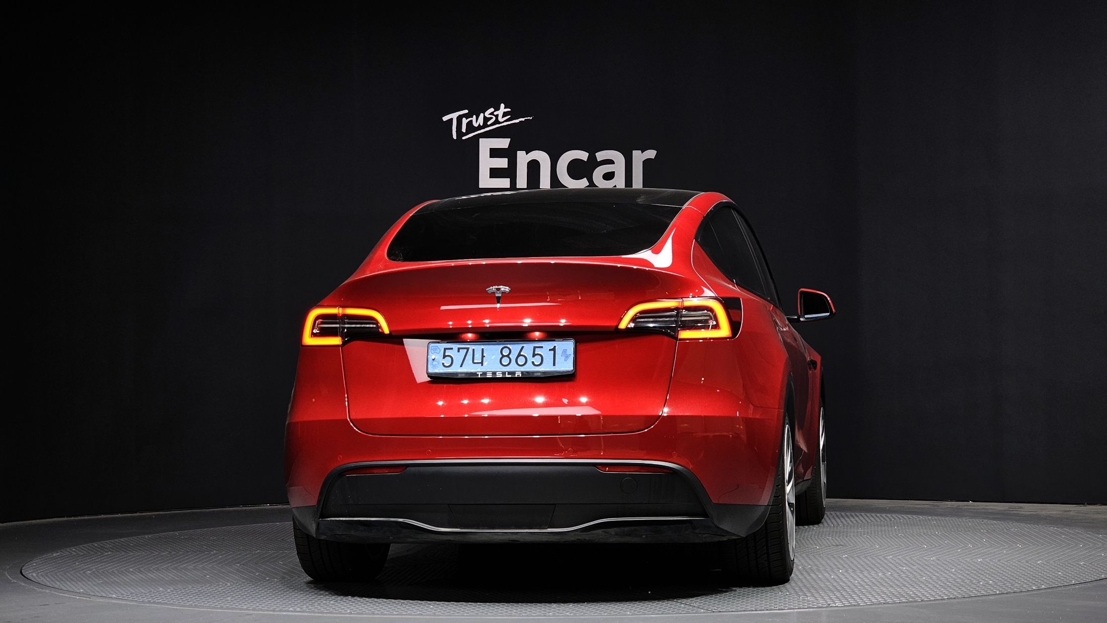 TESLA MODEL Y
