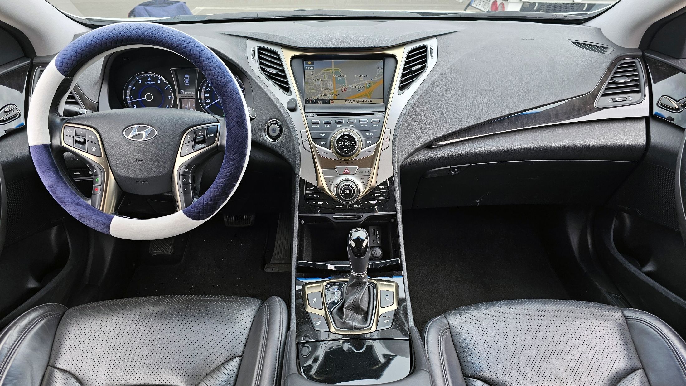 HYUNDAI GRANDEUR HG 2011