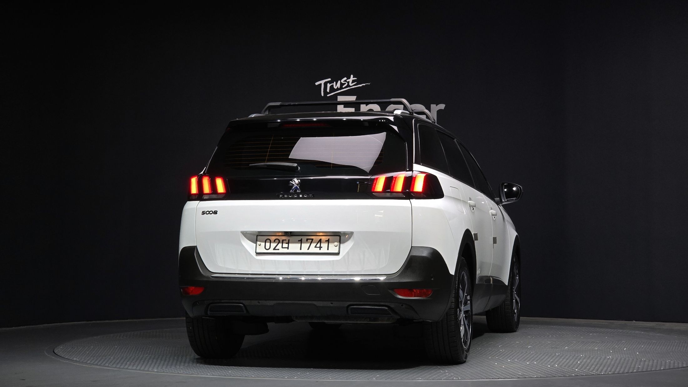 PEUGEOT 5008 2018