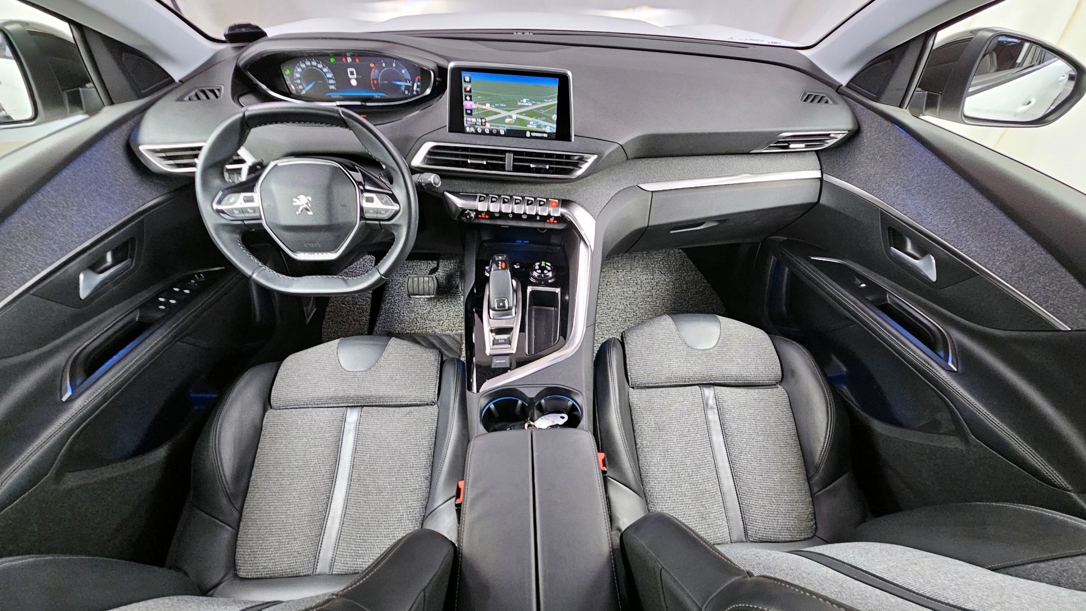 PEUGEOT 5008 2018