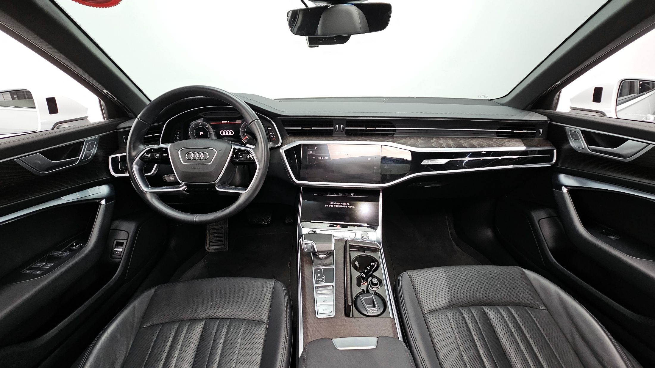 AUDI A6 C8