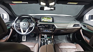 BMW 5-SERIES G30 2017