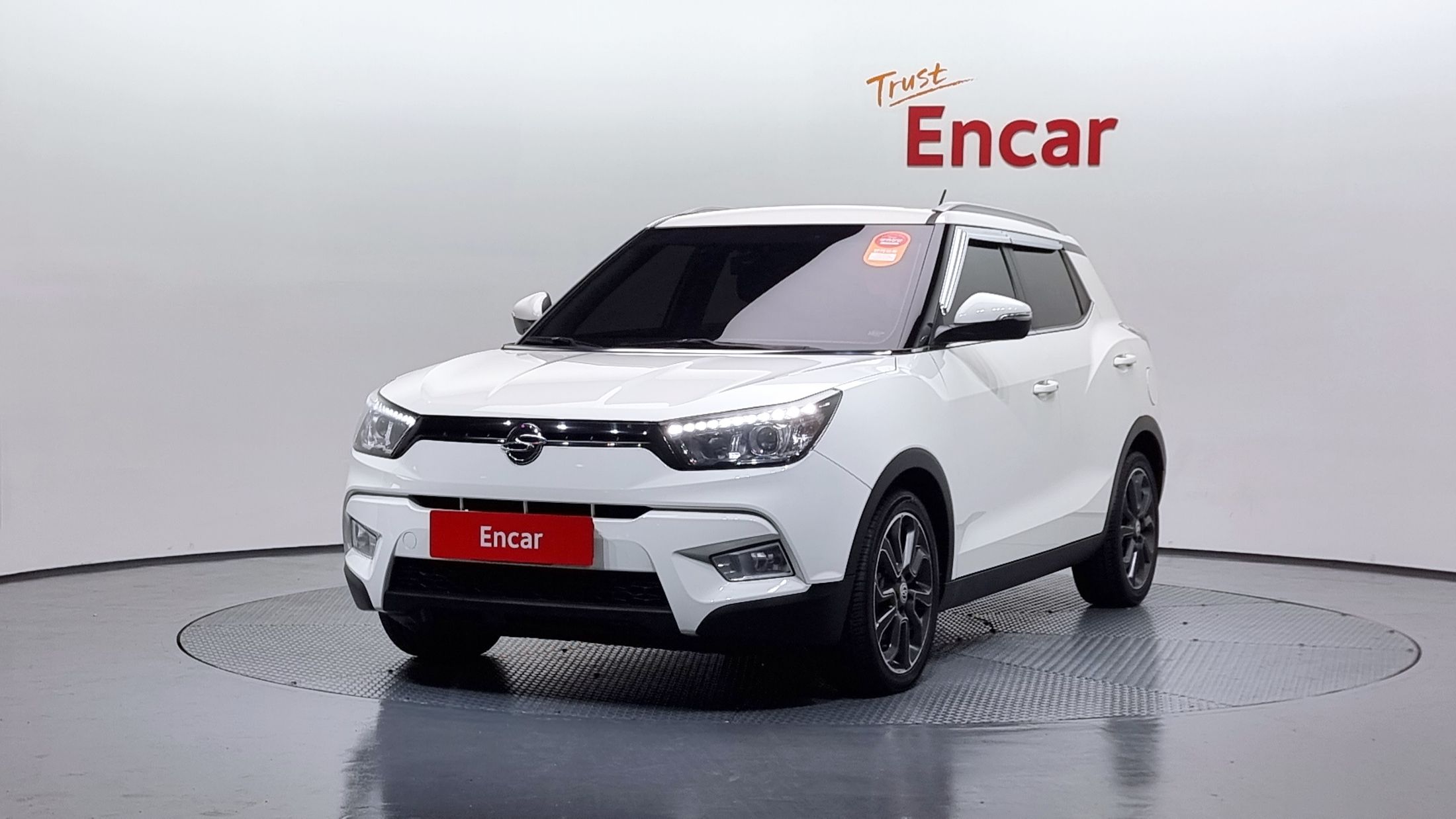 SSANGYONG TIVOLI 2015