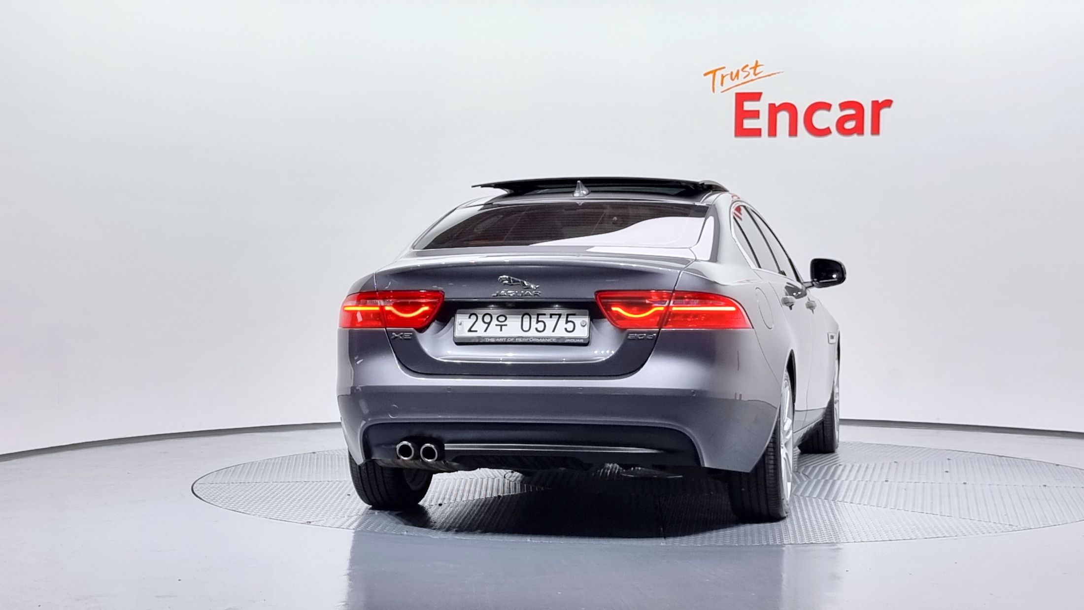 JAGUAR XE 2016
