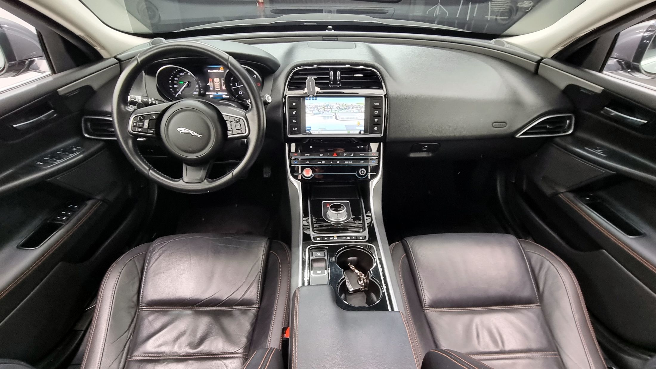 JAGUAR XE 2016