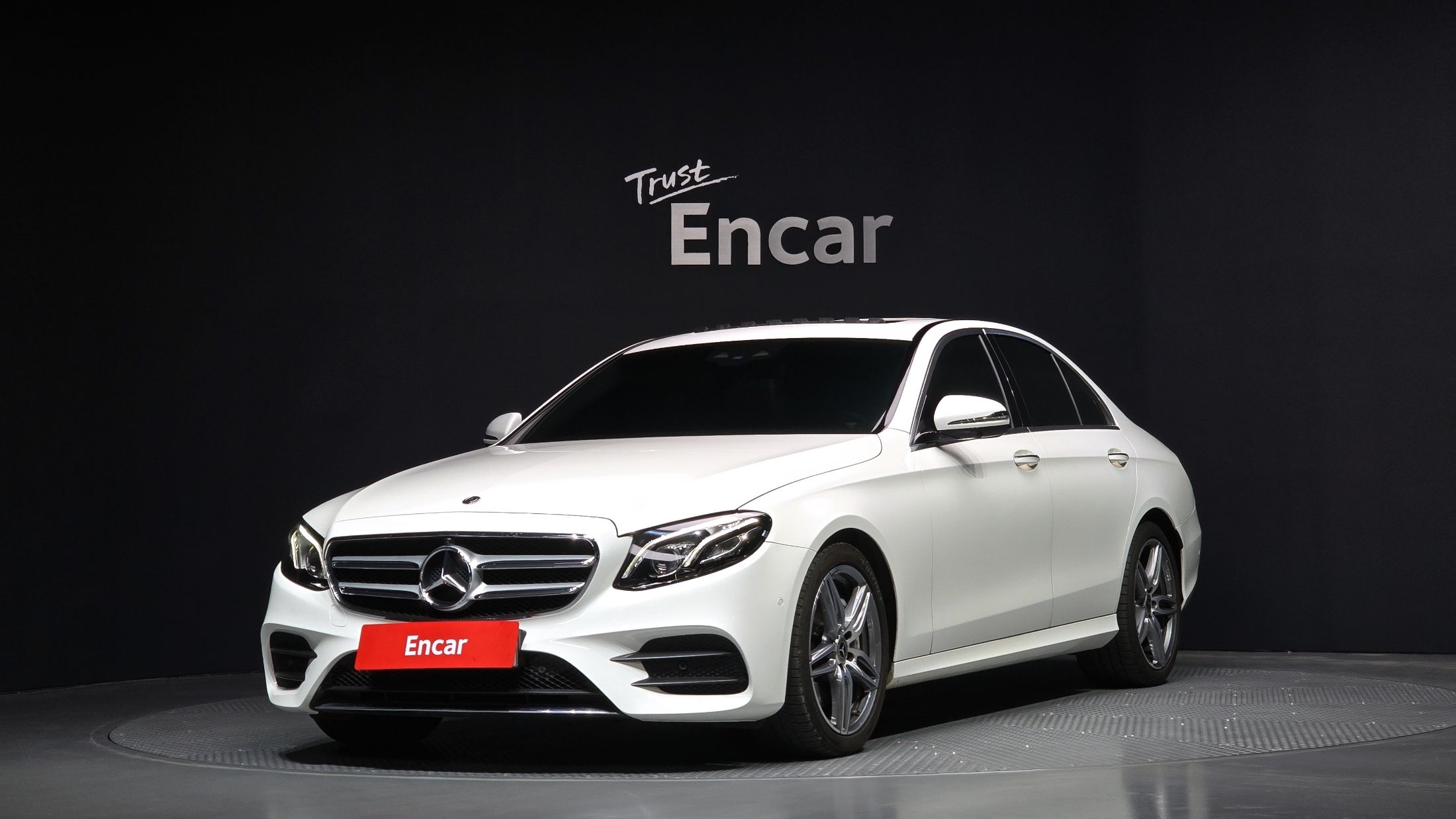 MERCEDES BENZ E-CLASS W213 2019