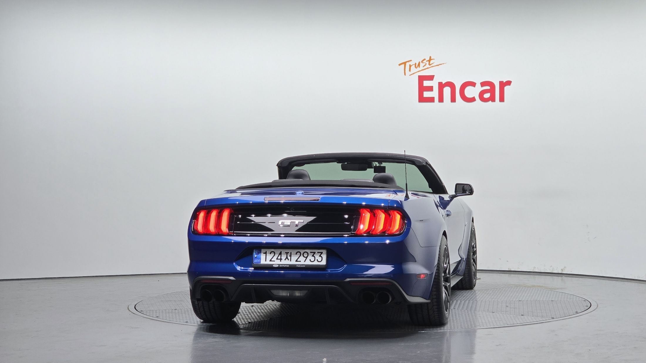 FORD MUSTANG