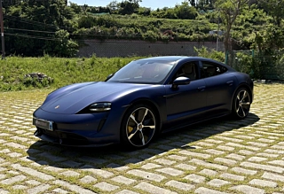 PORSCHE TAYCAN 2021