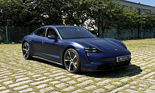 PORSCHE TAYCAN 2021