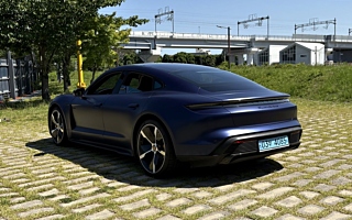 PORSCHE TAYCAN 2021