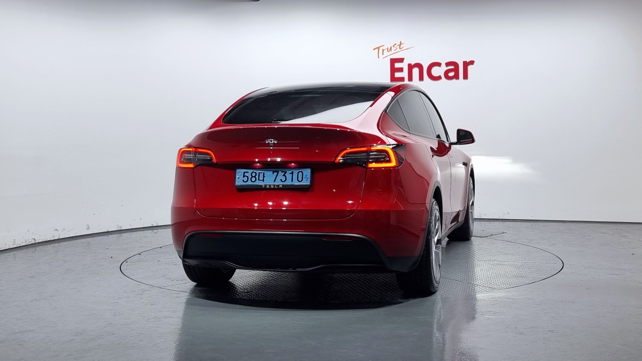 TESLA MODEL Y