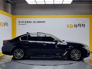 BMW 5-SERIES G30 2021
