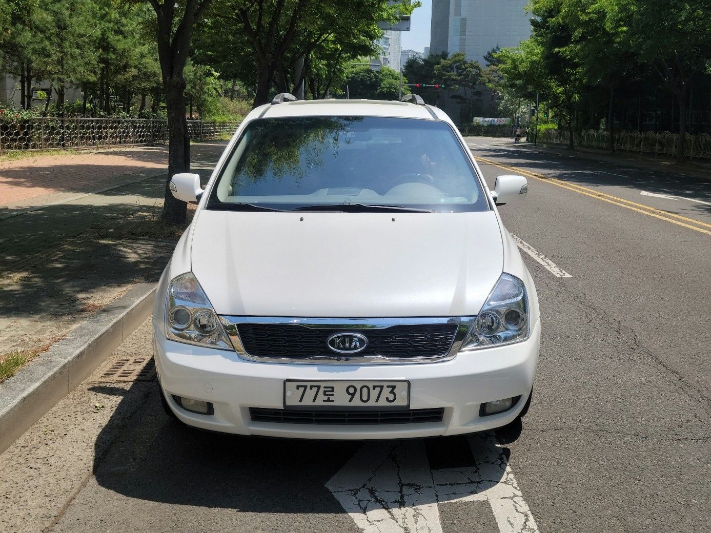 KIA CARNIVAL R 2013