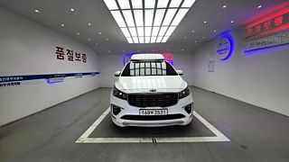 KIA CARNIVAL  9 Seater High Limousine 2020