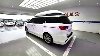 KIA CARNIVAL  9 Seater High Limousine 2020