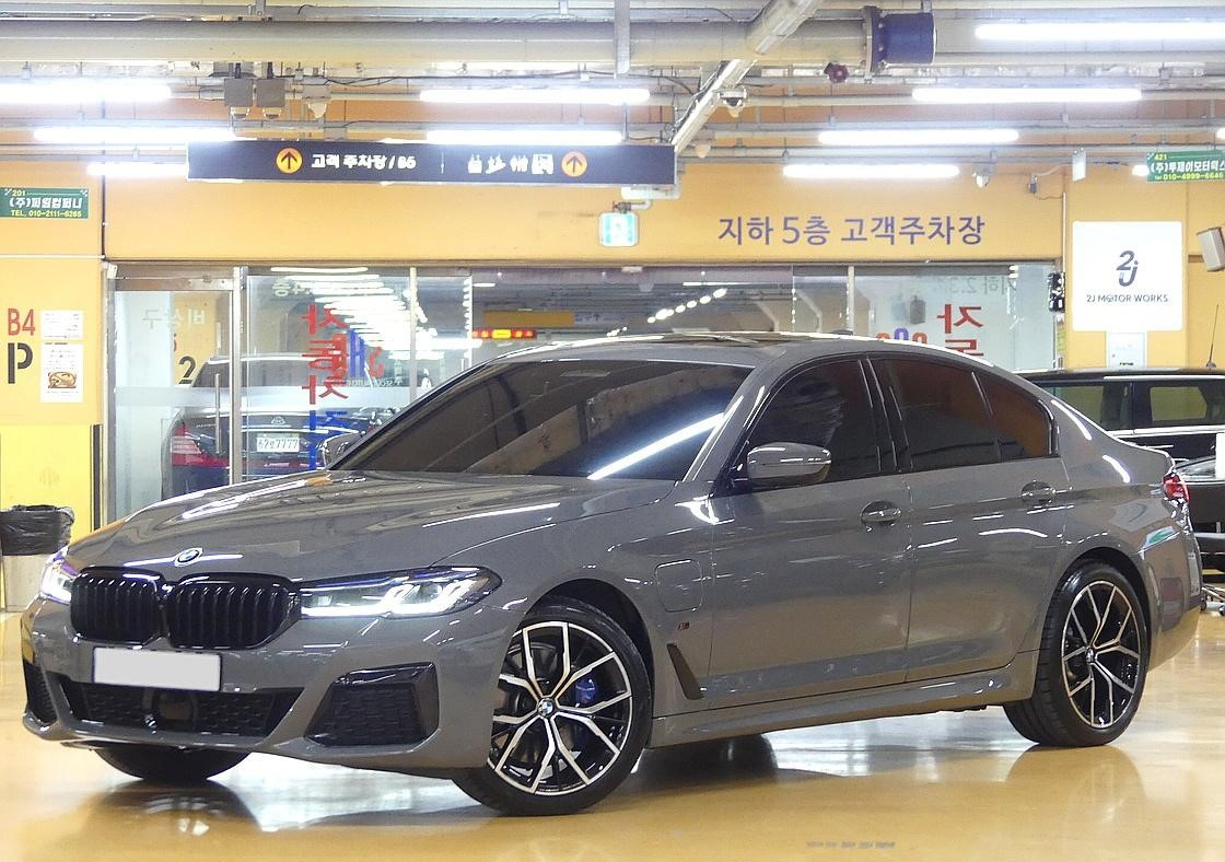 BMW 5-SERIES G30 2021