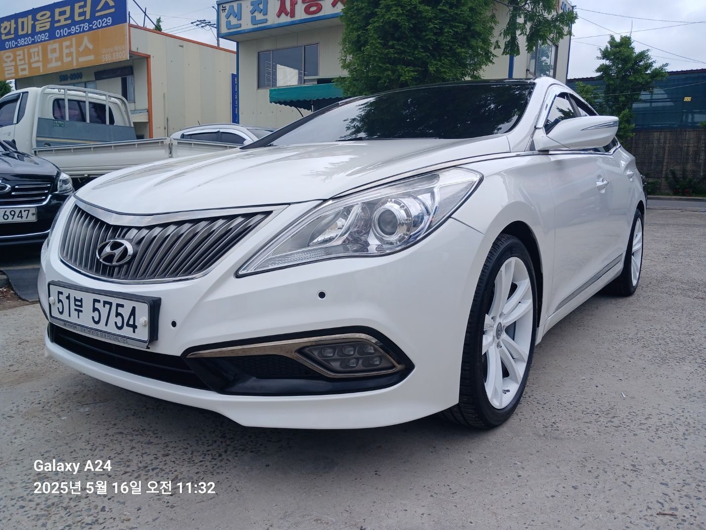 HYUNDAI GRANDEUR HG 2011