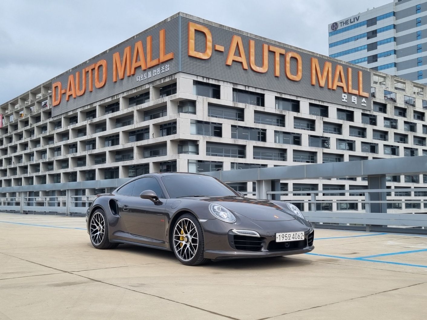 PORSCHE 911