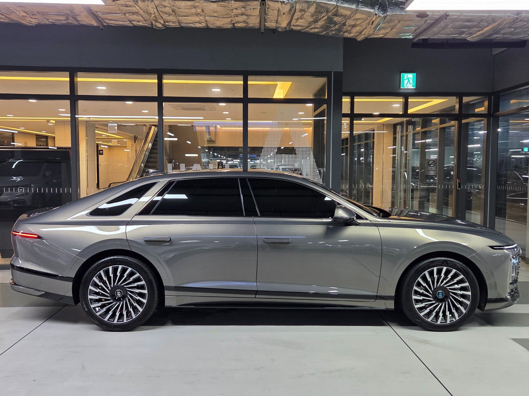 HYUNDAI GRANDEUR GN7 2024