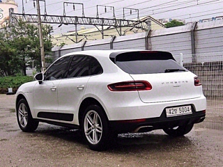 PORSCHE MACAN 2018