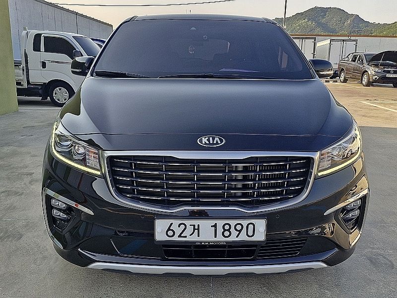 KIA CARNIVAL 2018