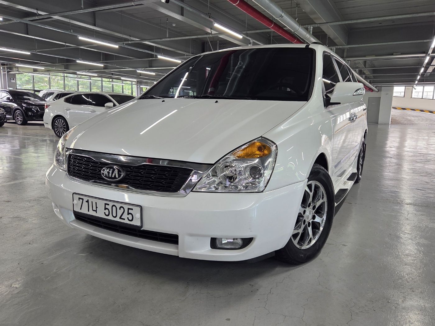 KIA CARNIVAL R 2013