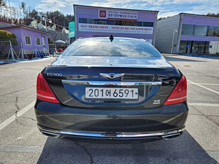 GENESIS EQ900 2017