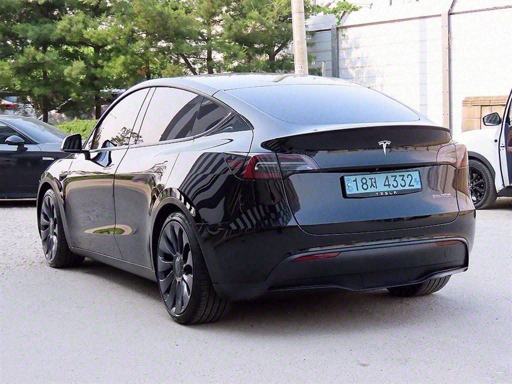 TESLA MODEL Y 2021