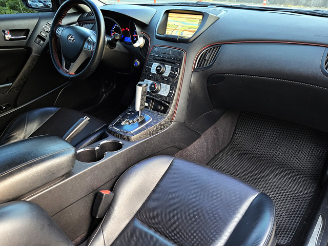 HYUNDAI GENESIS COUPE 2010