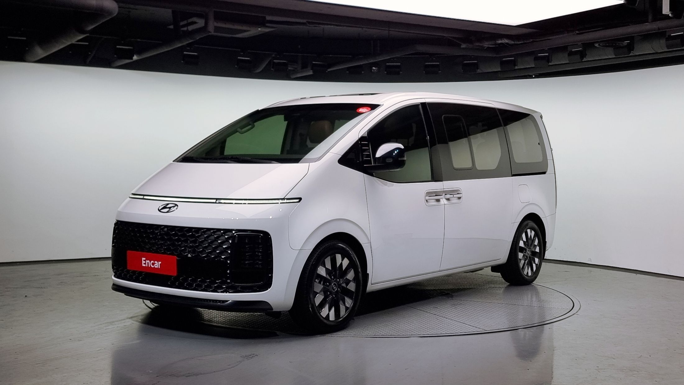 HYUNDAI STARIA 2021
