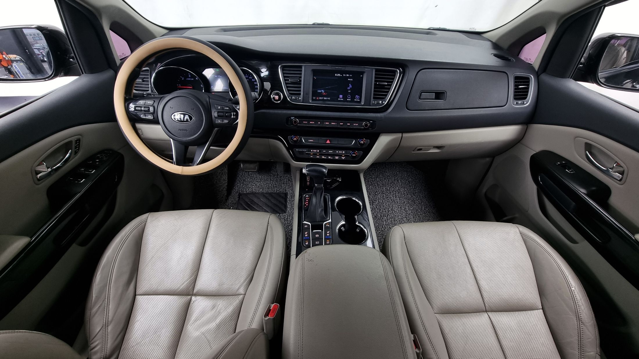 KIA CARNIVAL 2018