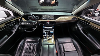 GENESIS EQ900 2017