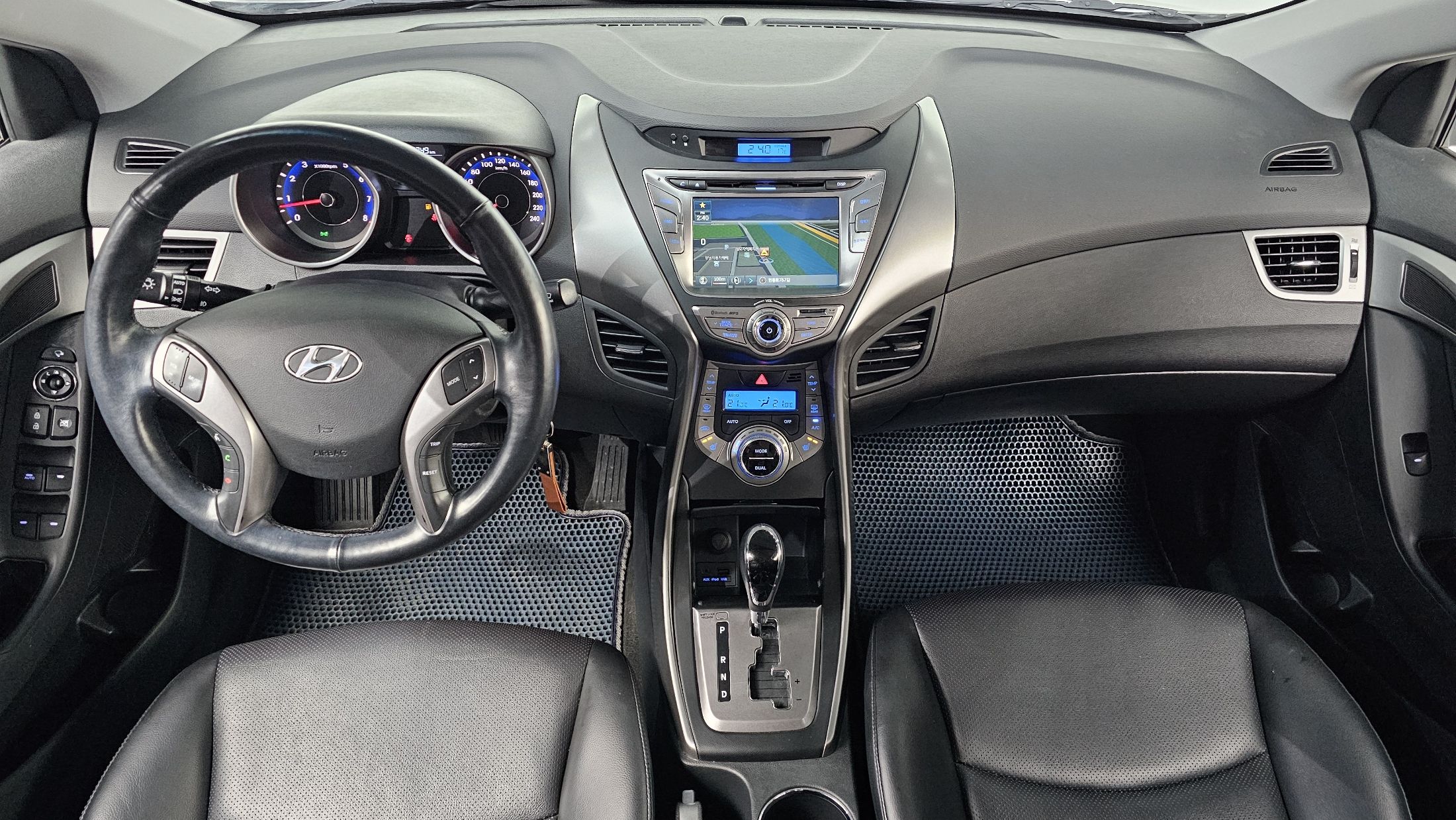 HYUNDAI AVANTE MD 2013