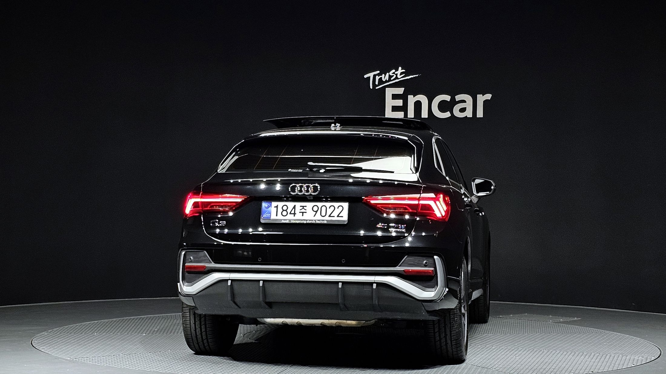 AUDI Q3 F3